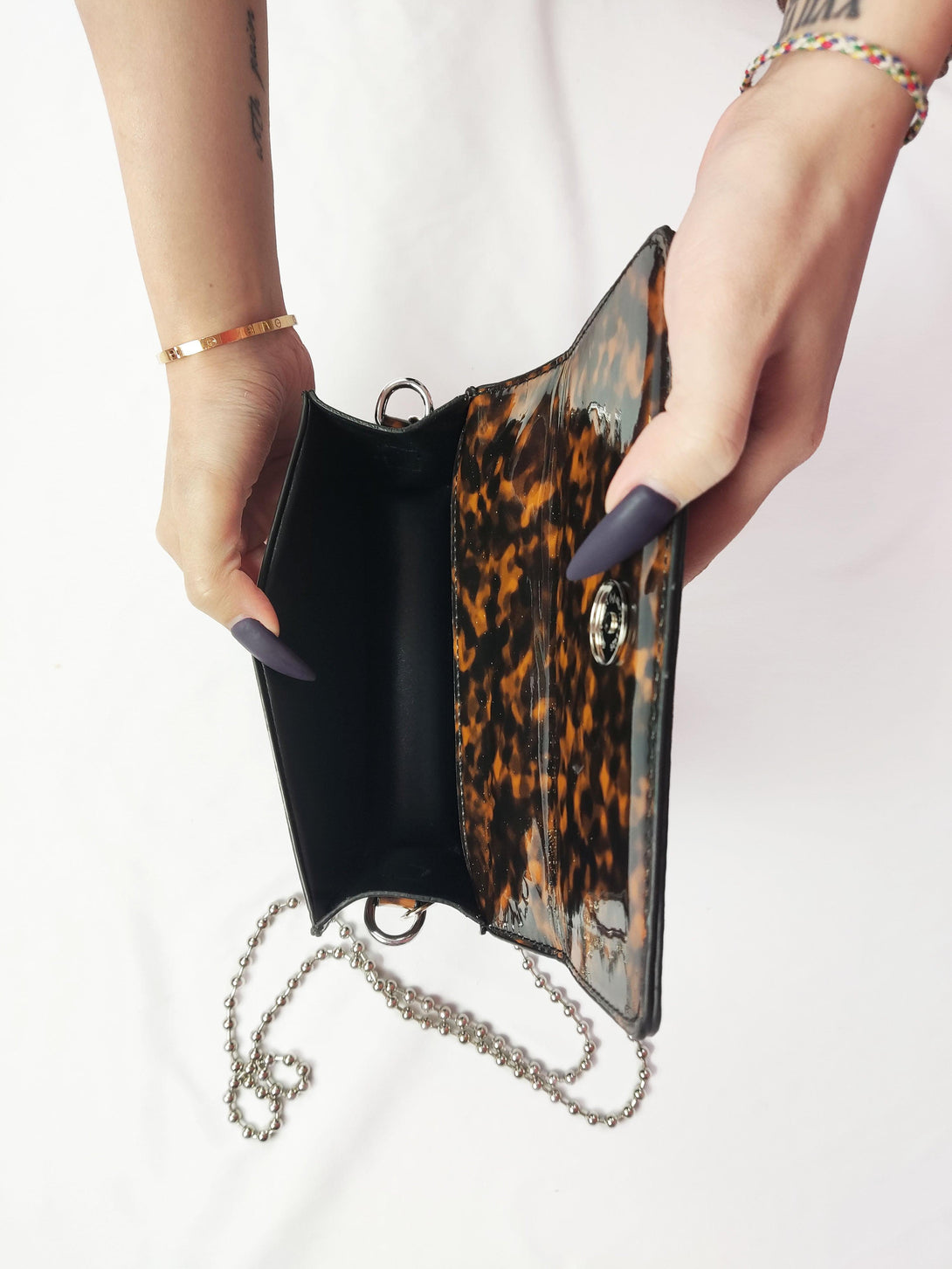 Camilla Tortoiseshell Crossbody Front Lapel Magnetic Clasp Handbag With Brown Beaded Acrylic Top Handle in Brown - Pink N' Proper