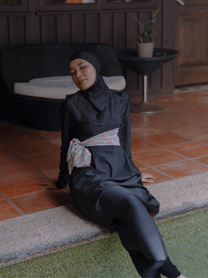 Modernly Modest Suri Belted Muslimah Swimwear Set in Black - Pink N' Proper