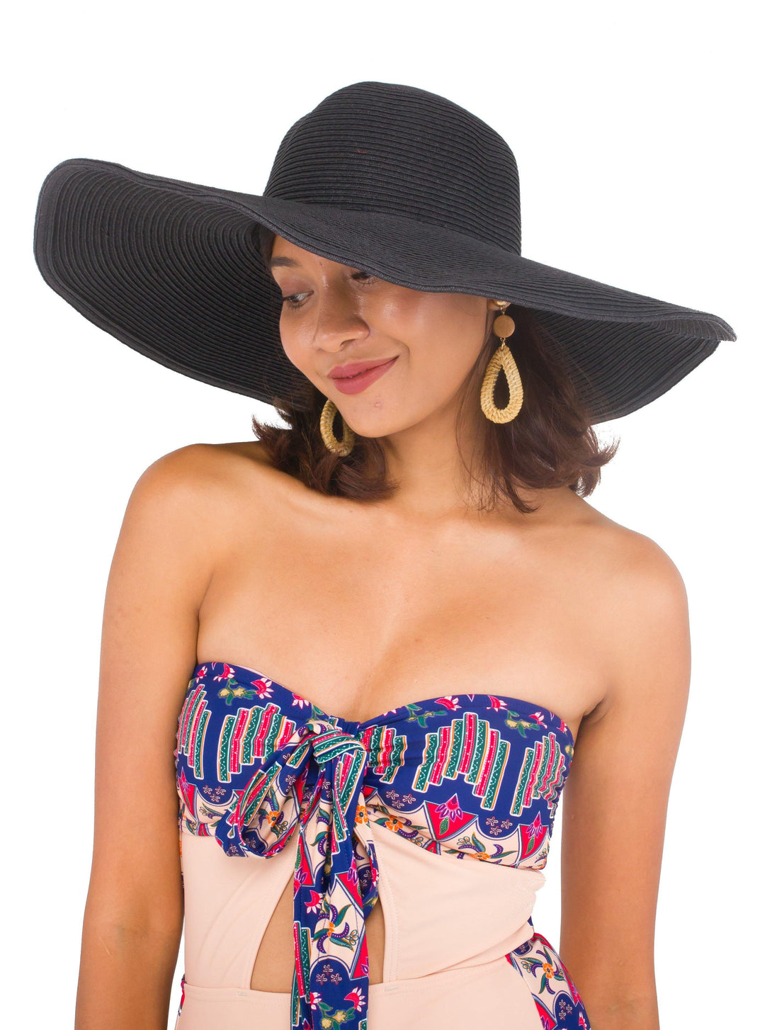 Straw Hat in Black - Pink N' Proper