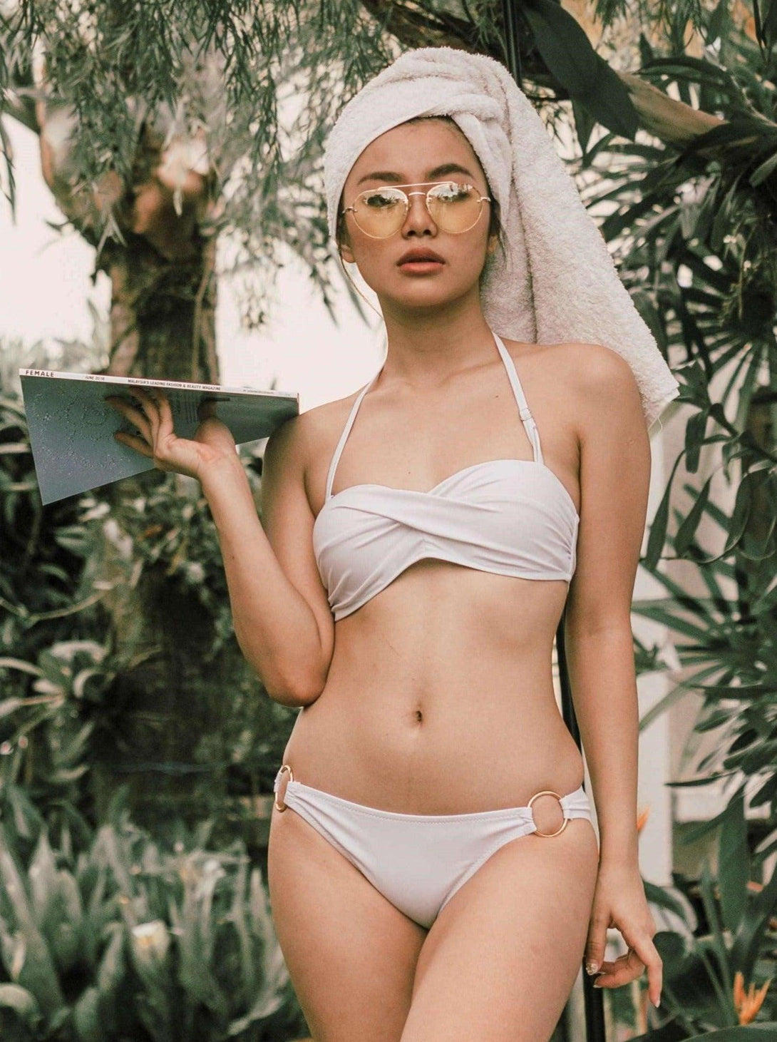 Basic Bandeau Push Up Underwire Bikini Set in White